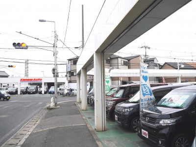 軽自動車の品揃えも豊富（写真奥がメイン展示場）